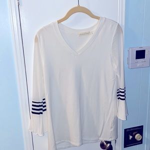 Trouble at the mill brand three-quarter sleeve, V-neck T-shirt with black stripe